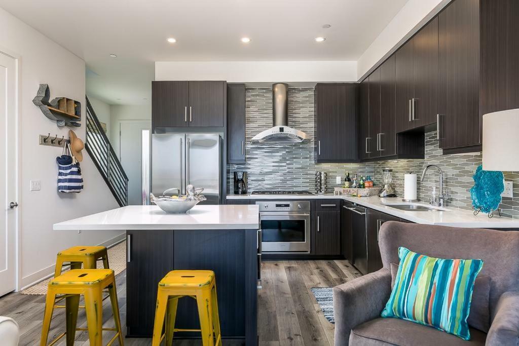 Ocean View 3 Bedrooms Condo, Just Steps From The Park, Pier & Water! Imperial Beach Exterior photo